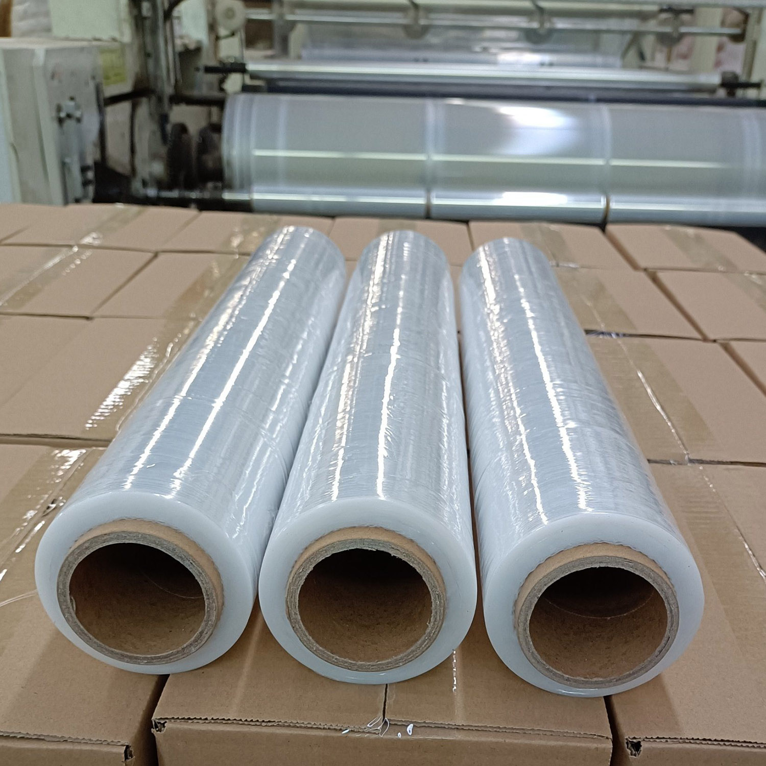  China Factory LLDPE matéria-prima transparente embalagem de paletes filme extensível de plástico